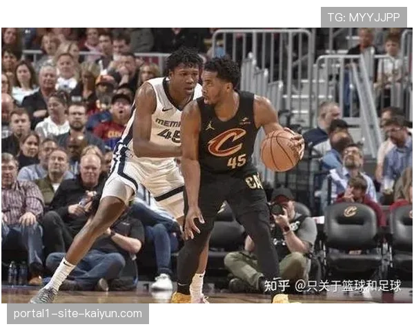 骑士让灰熊投进平纪录29记三分，外线轮转沟通存在明显漏洞